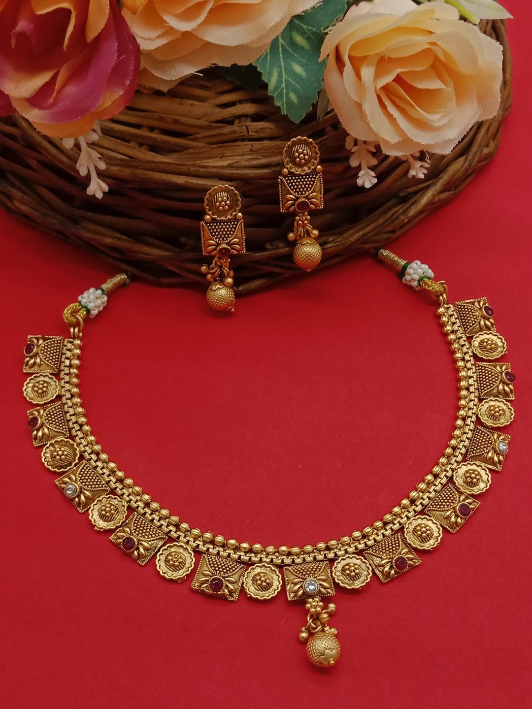 

AASHISH IMITATION Gold-Plated Kundan-studded Jewellery Set
