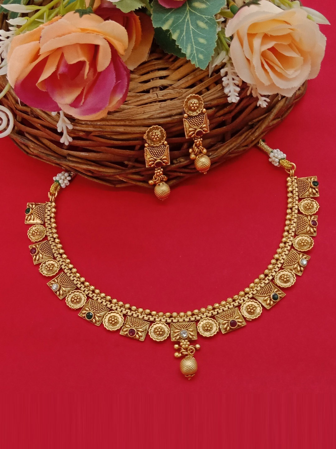 

AASHISH IMITATION Gold-Plated Kundan-studded Jewellery Set