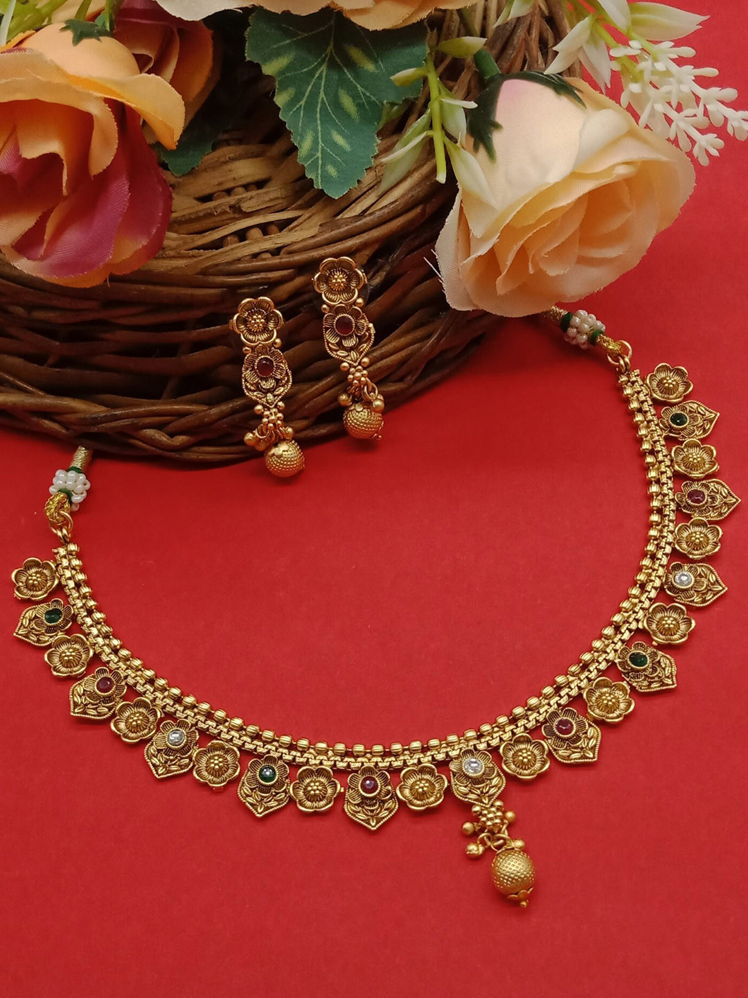

AASHISH IMITATION Gold-Plated Kundan-studded Jewellery Set