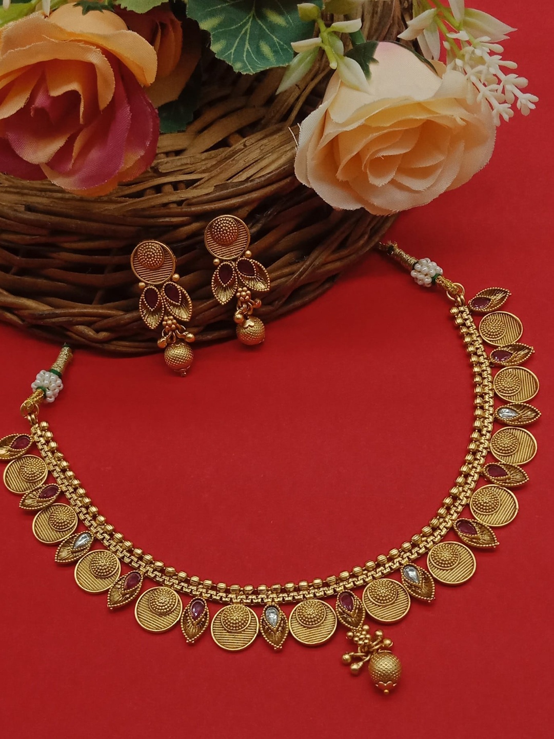 

AASHISH IMITATION Gold-Plated Kundan Stones Studded Floral Round Temple Jewellery Set