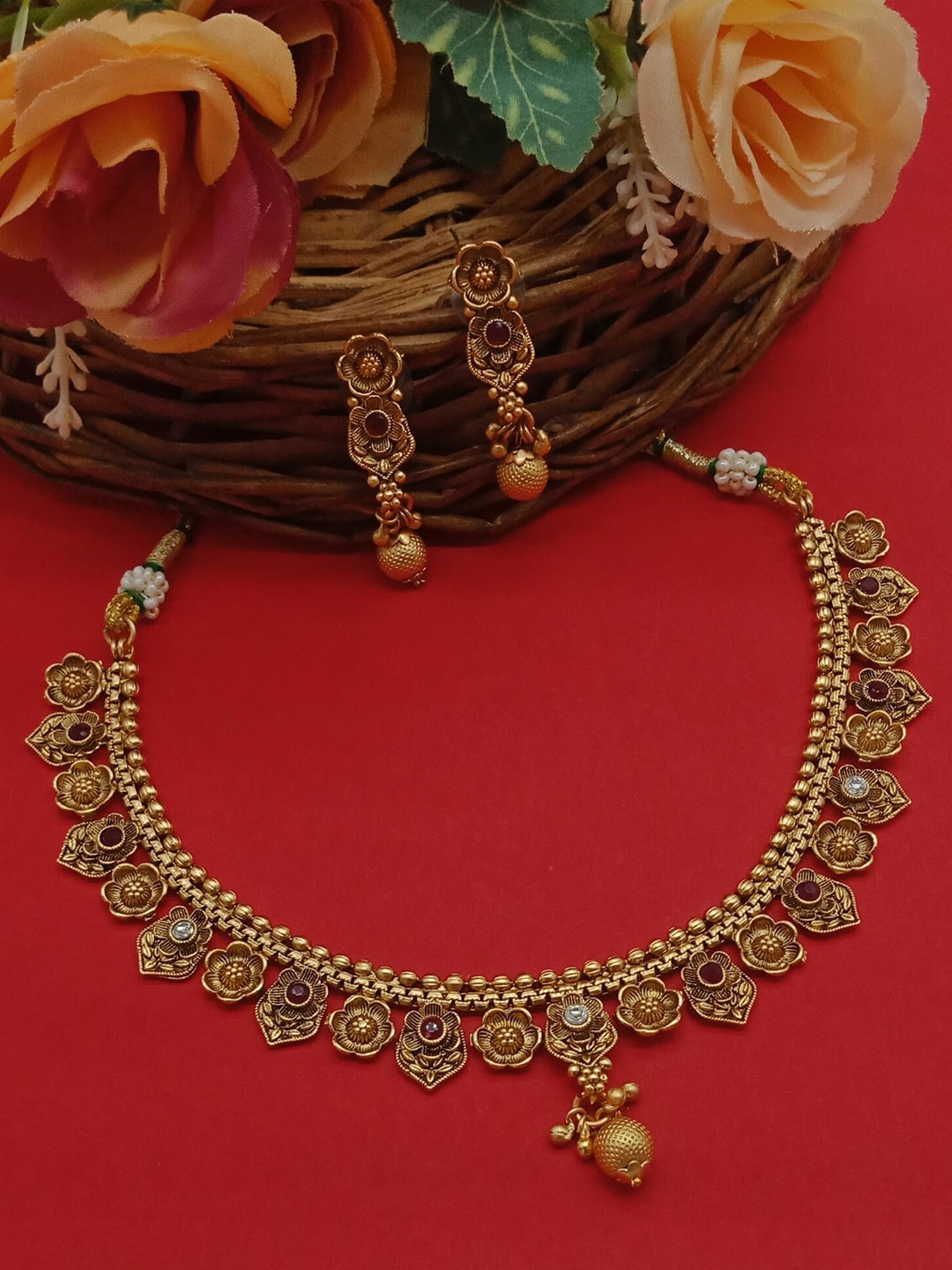 

AASHISH IMITATION Gold-Plated Kundan-Studded Jewellery Set