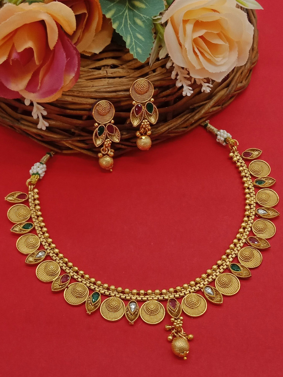 

AASHISH IMITATION Copper-Plated Kundan-Studded Floral Round Temple Jewellery Set
