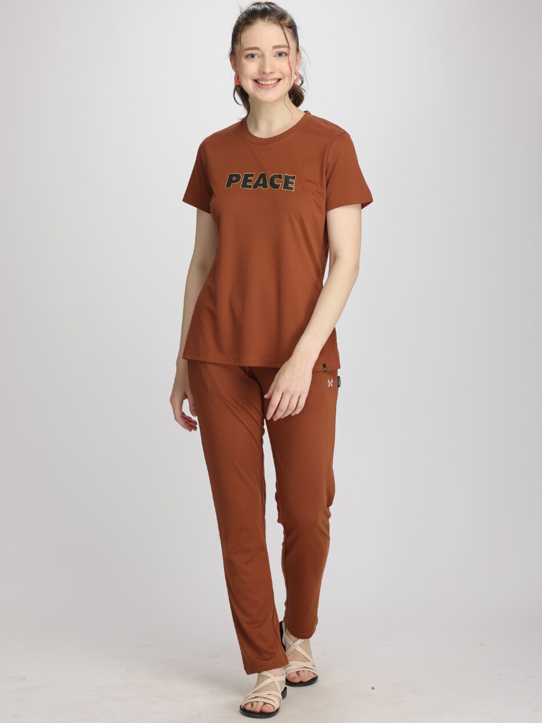 

TITTLI Typography Printed Round Neck T-shirt With Trouser, Brown