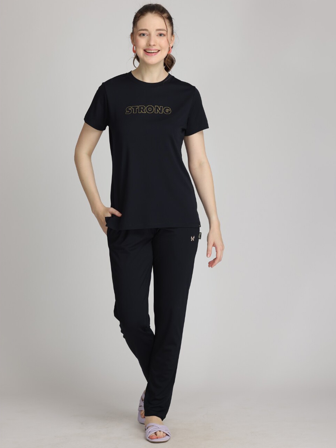 

TITTLI Typography Printed Round Neck Night suits, Black