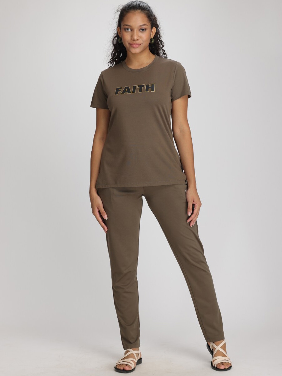 

TITTLI Typography Printed Round Neck Night suits, Olive