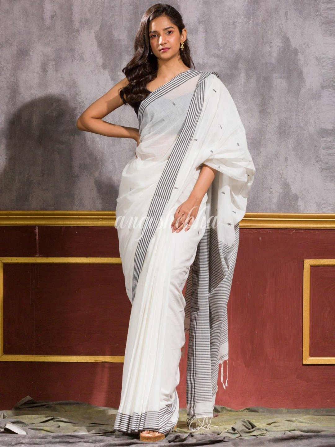 

Angoshobha Striped Woven Design Pure Cotton Saree, White