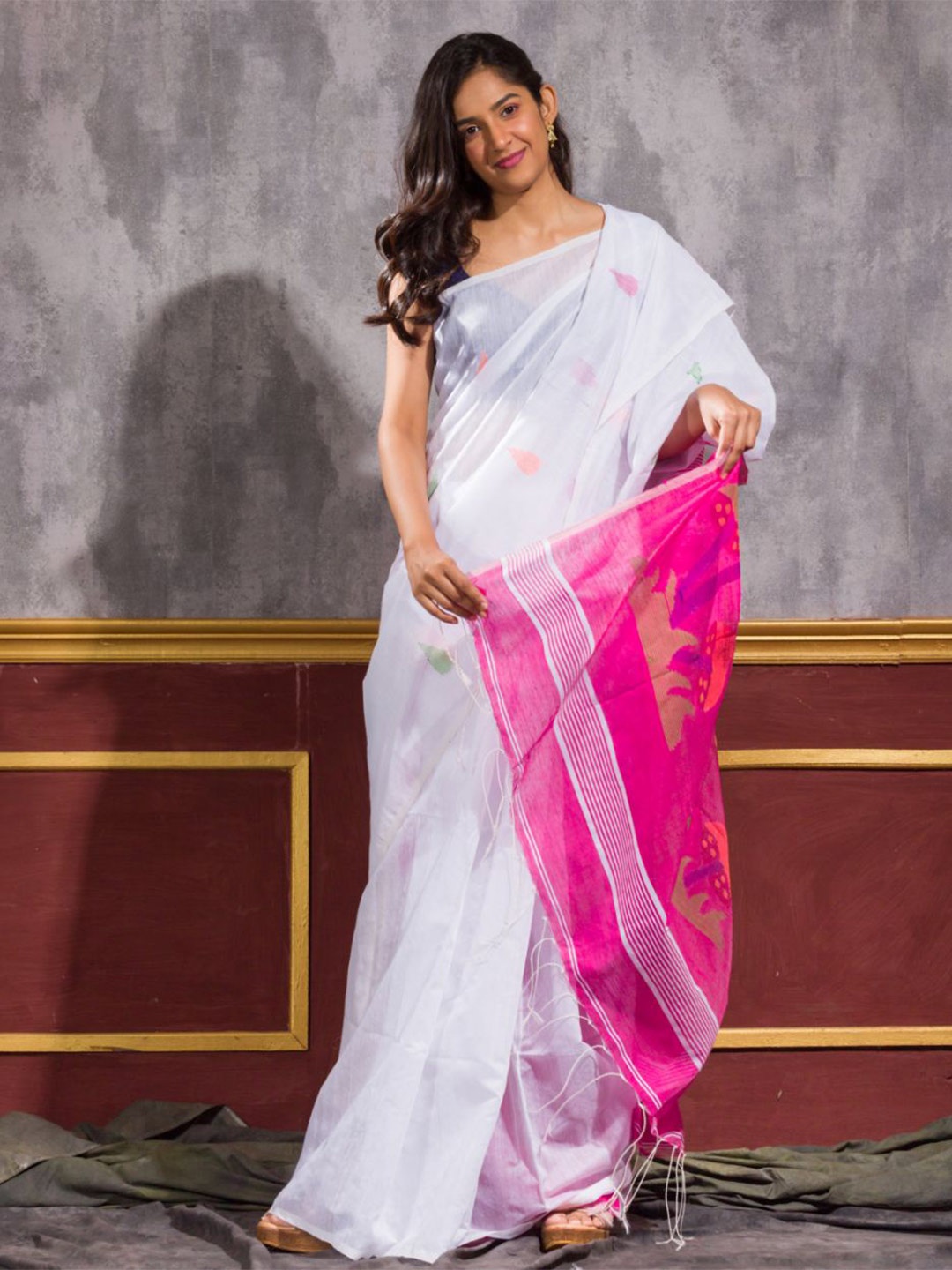 

Angoshobha Ethnic Motifs Woven Design Jamdani Saree, White