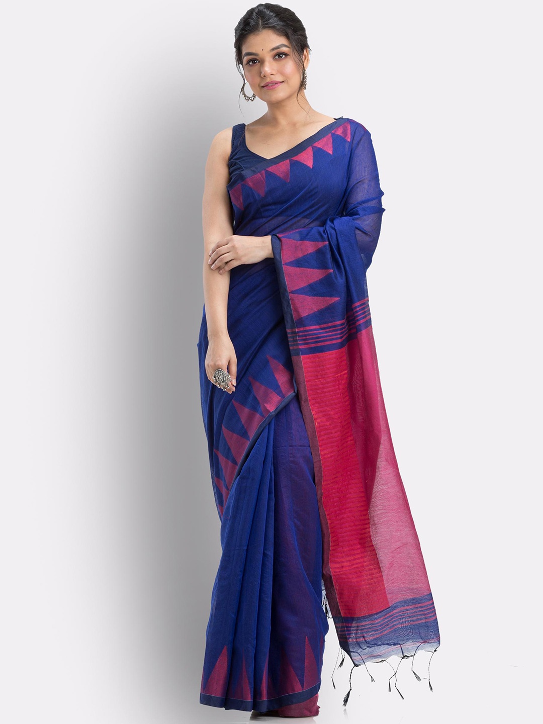 

Angoshobha Geometric Printed Woven Design Saree, Blue