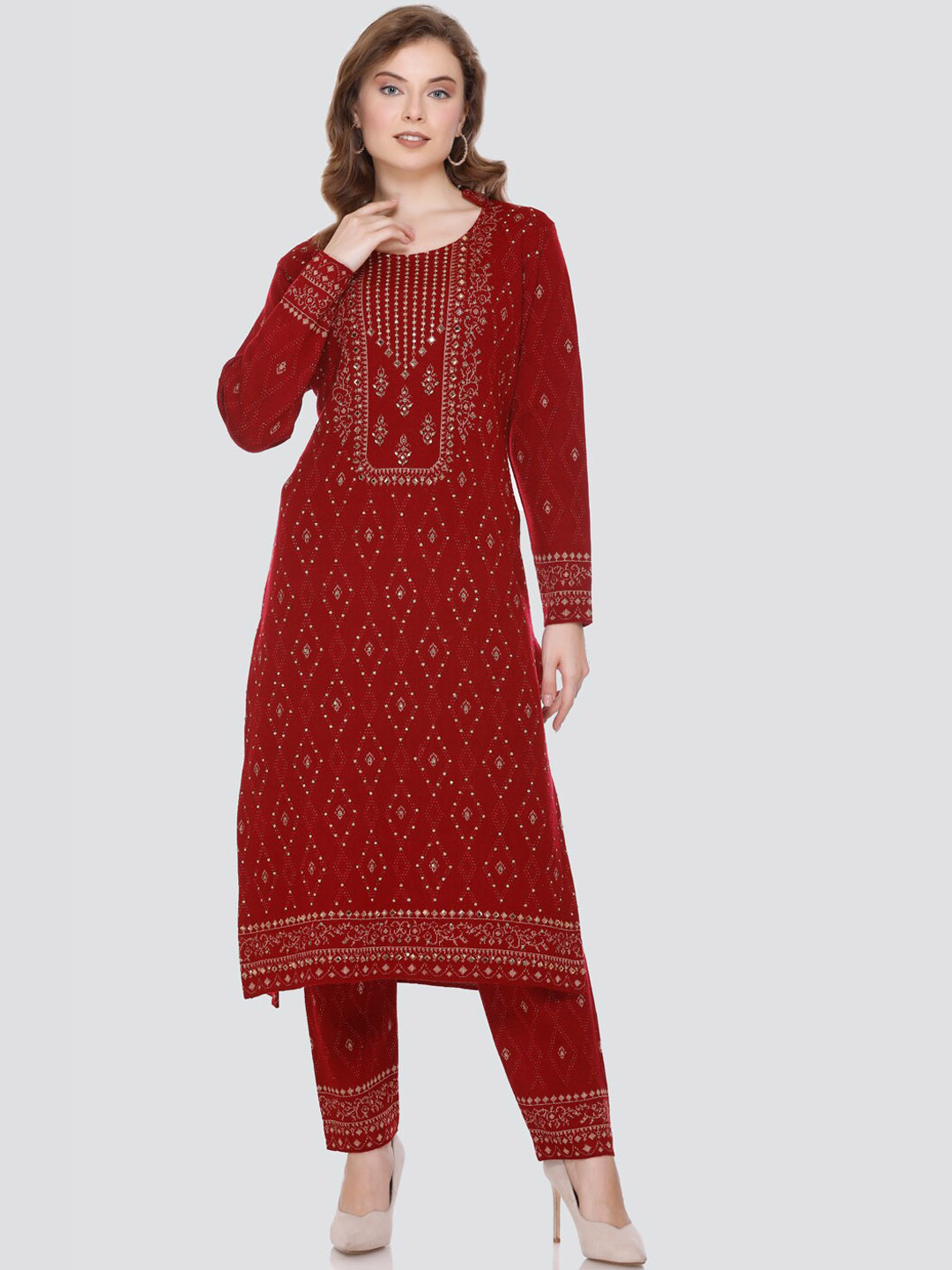 

Elthia Beads and Stones Round Neck Straight Kurta with Trousers Dupatta, Maroon