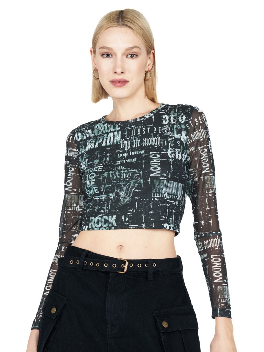 

COVER STORY Typography Printed Round Neck Crop T-shirt, Green