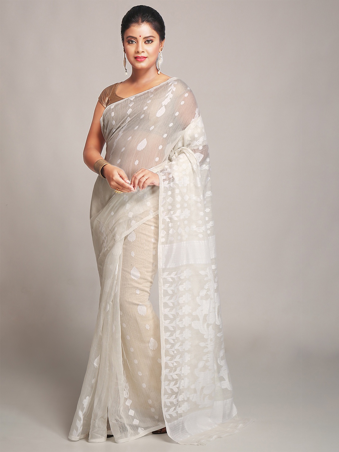 

BENGAL HANDLOOM White Ethnic Woven Design Cotton Silk Jamdani Saree