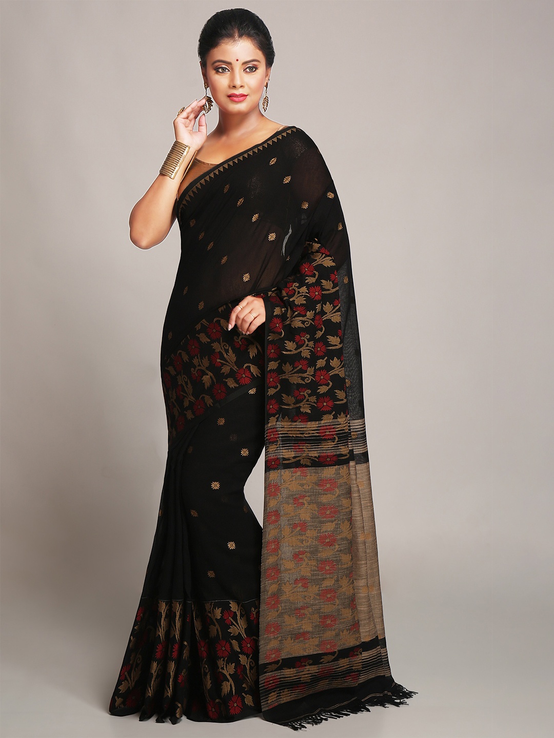 

BENGAL HANDLOOM Floral Printed Pure Cotton Taant Saree, Black