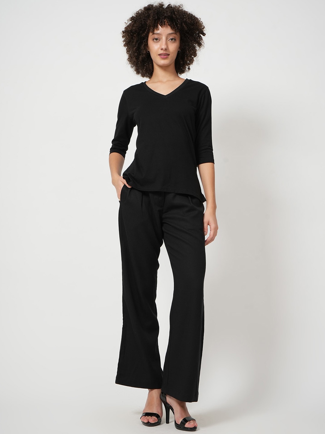 

Saltpetre Organic Cotton T-shirt With Trousers, Black