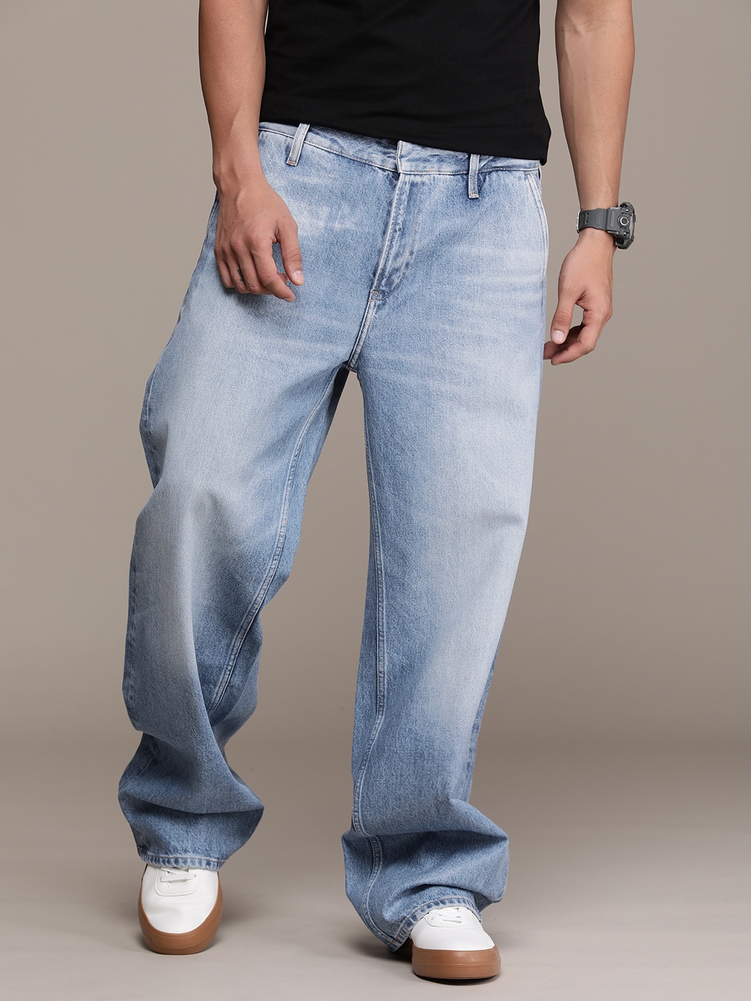 

Calvin Klein Jeans Men Pure Cotton 90s Loose Light Fade Jeans, Blue