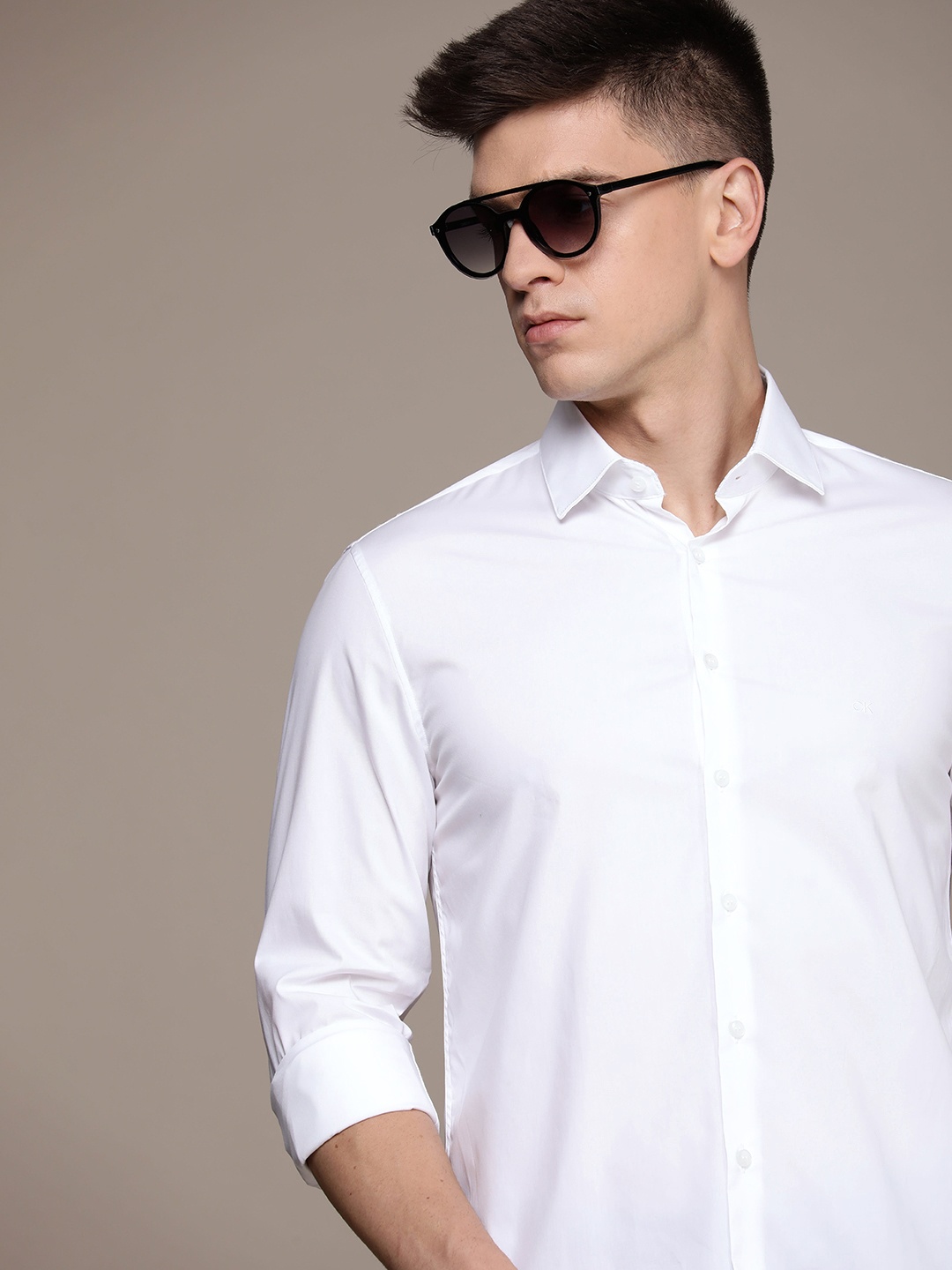 

Calvin Klein Jeans Solid Slim Fit Casual Shirt, White