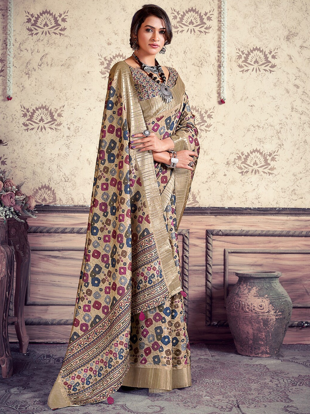 

Satrani Geometric Printed Zari Art Silk Fusion Saree, Beige