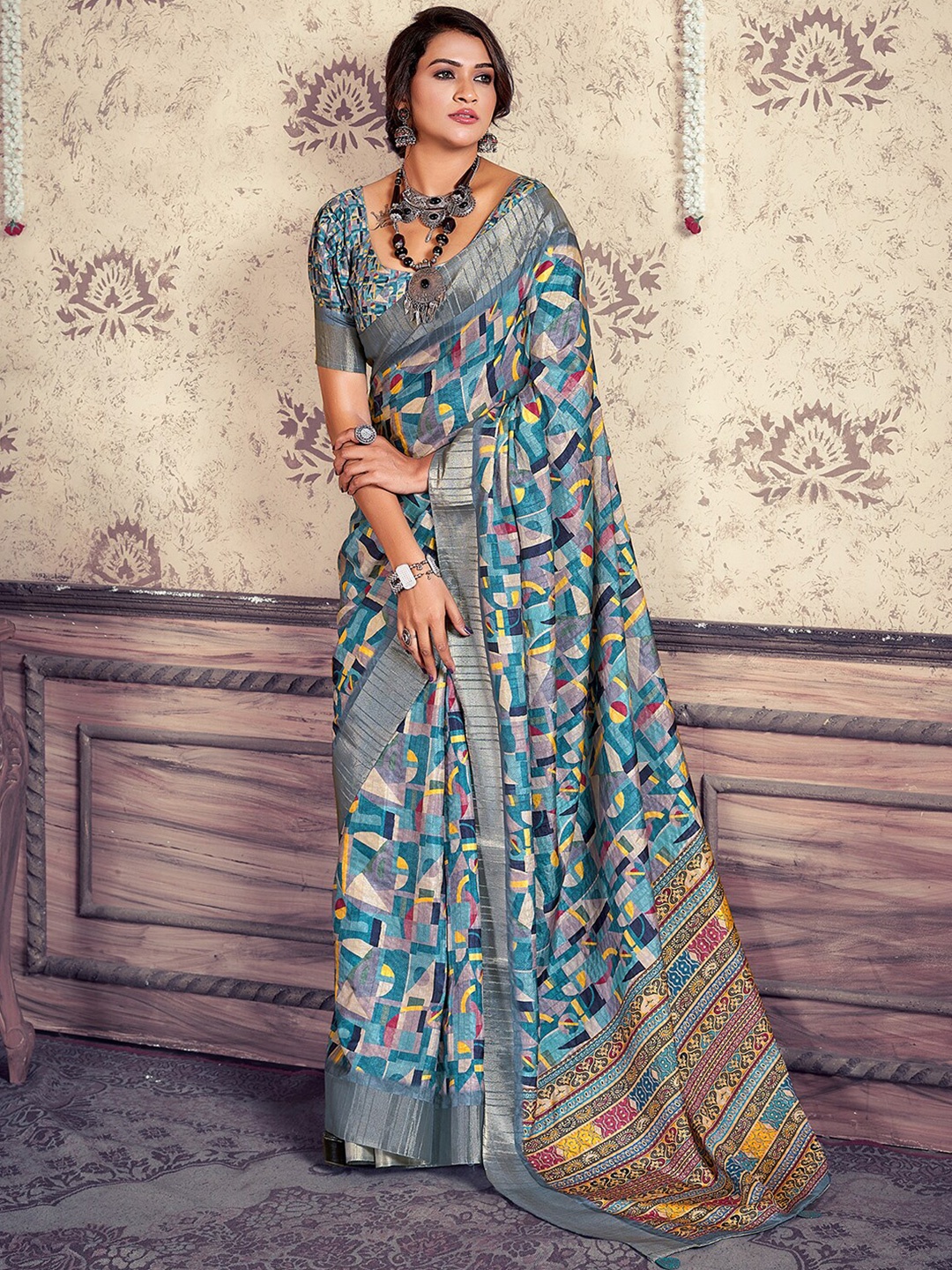 

Satrani Zari Art Silk Fusion Saree, Grey