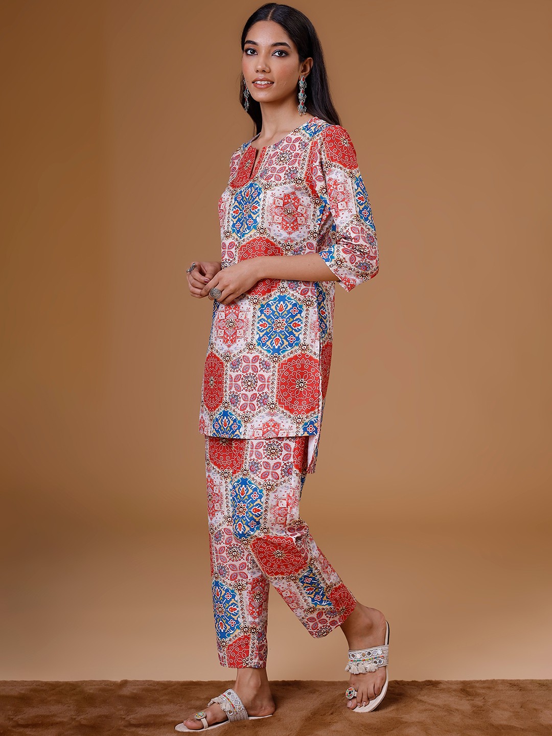 

soan Floral Printed Regular Straight Kurta with Trousers, Red