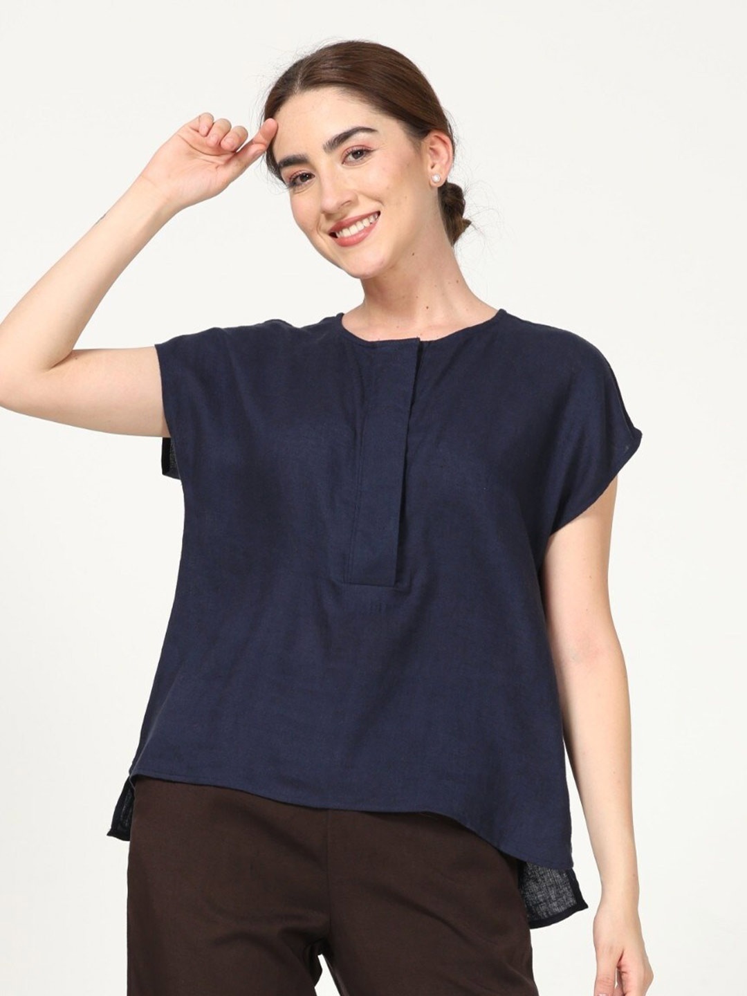 

Saltpetre Round Neck Linen Extended Sleeves Top, Navy blue