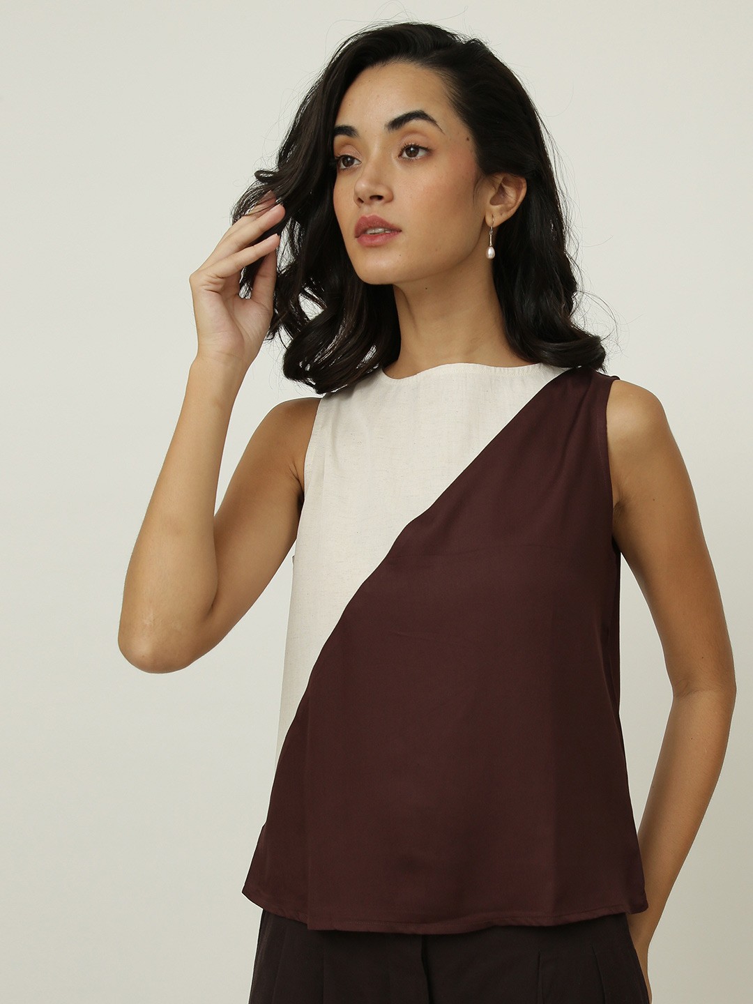 

Saltpetre Colourblocked Boat Neck Sleeveless Top, Coffee brown