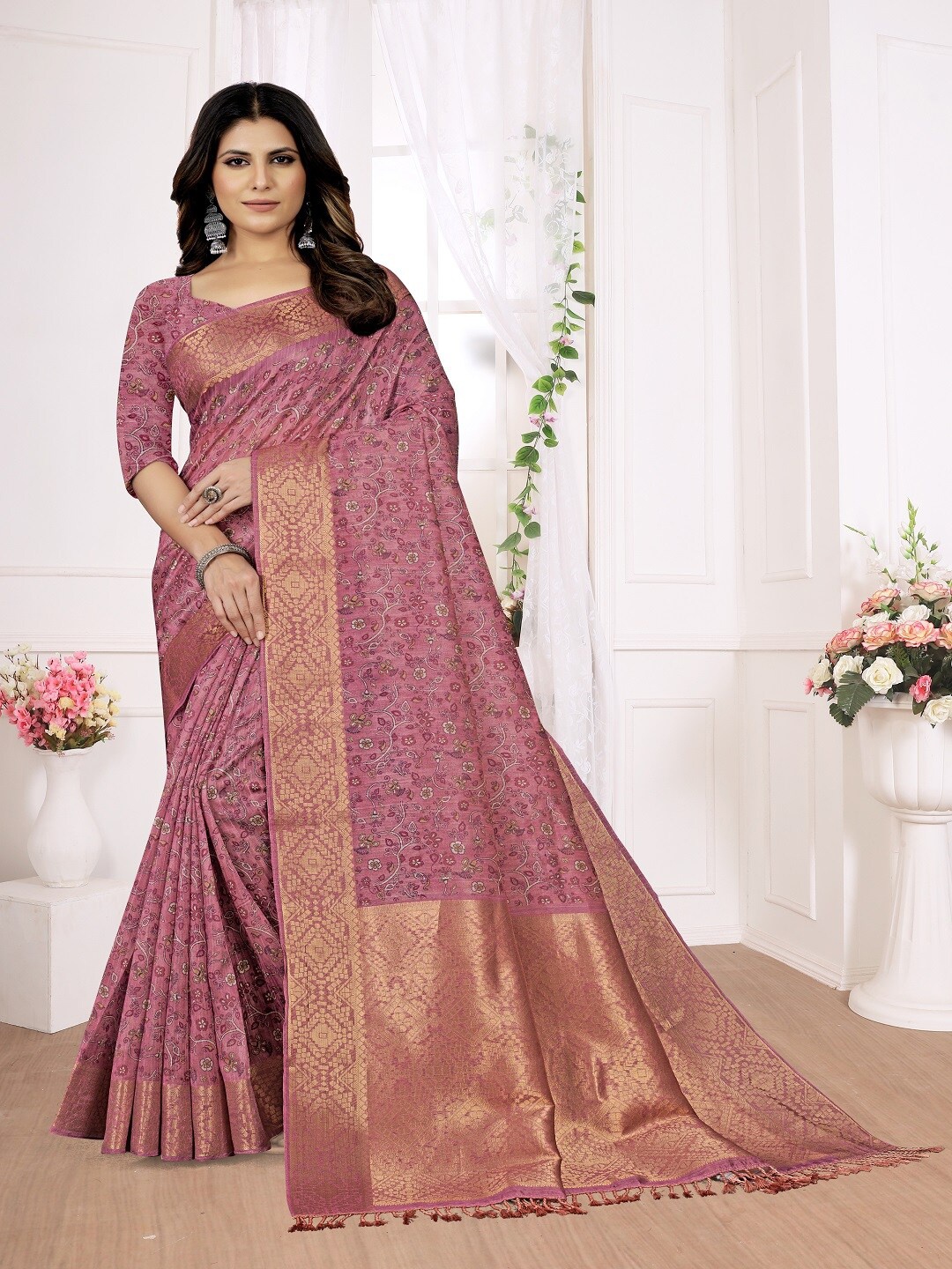 

ARYZE Floral Printed Woven Design Zari Saree, Pink