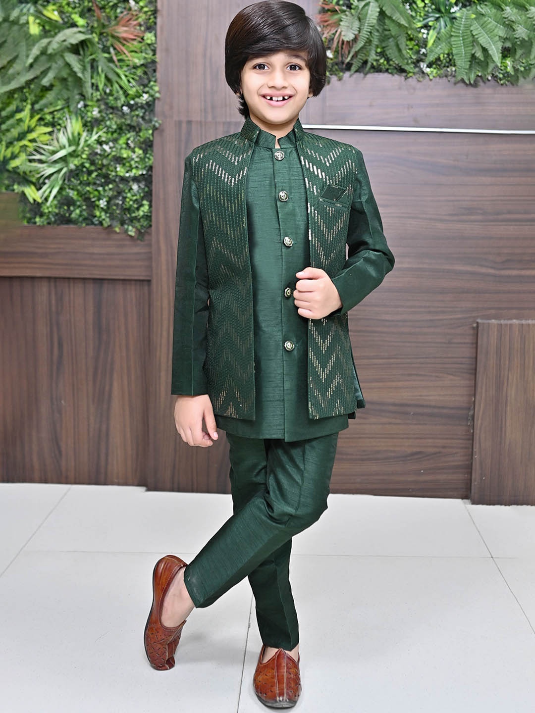 

ahhaaaa Boys Sequinned Ethnic Motifs Printed Kurta with Trousers & Waistcoat, Green