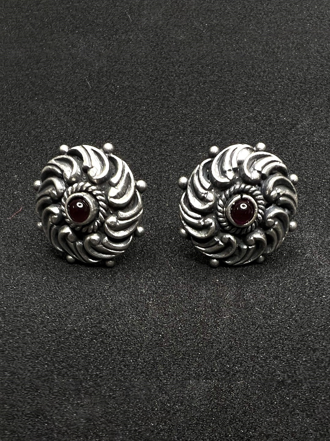 

Arte Jewels 925 Sterling Silver Circular Stud Earrings