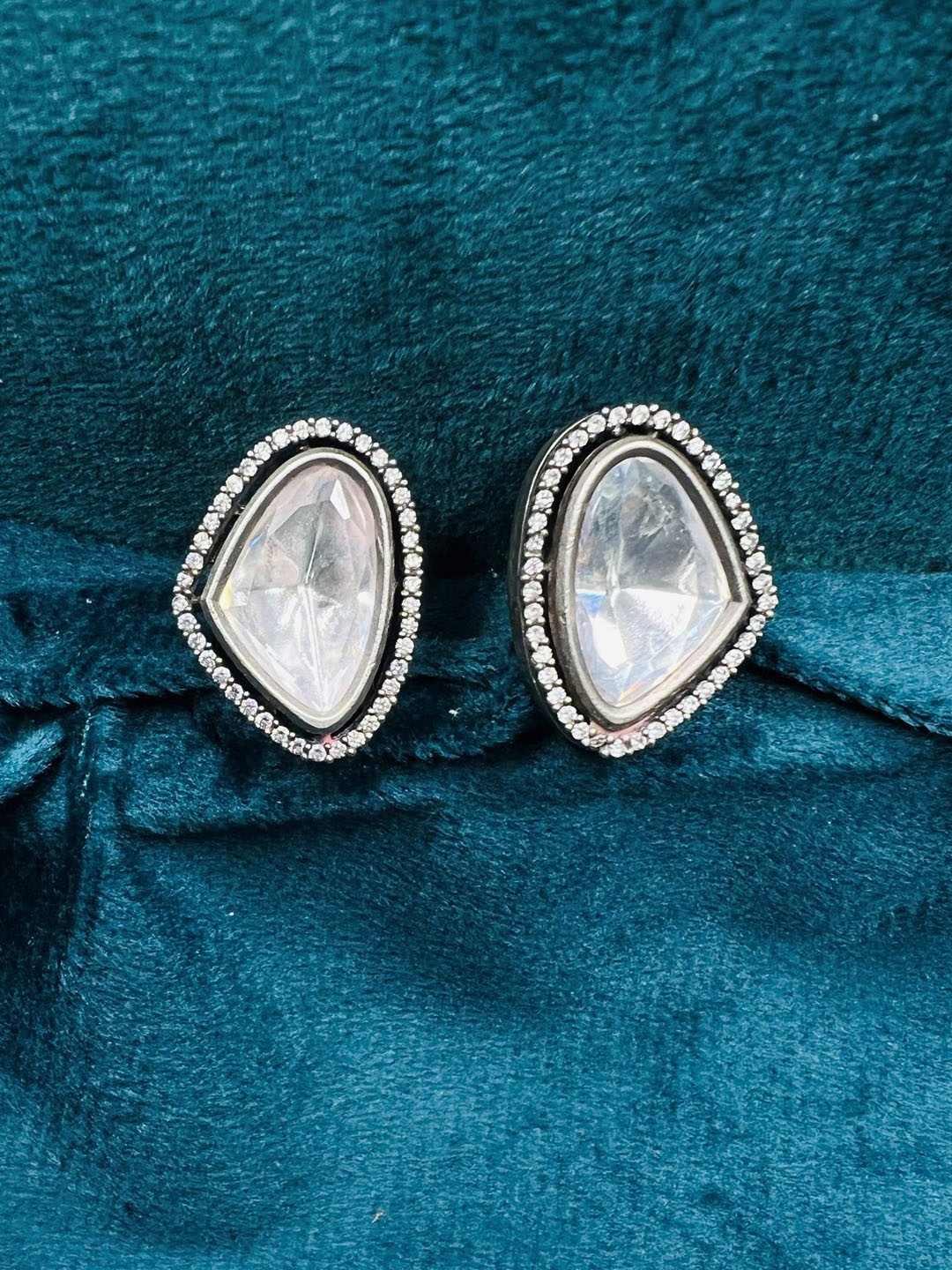 

Arte Jewels Sterling Silver Geometric Stud Earrings