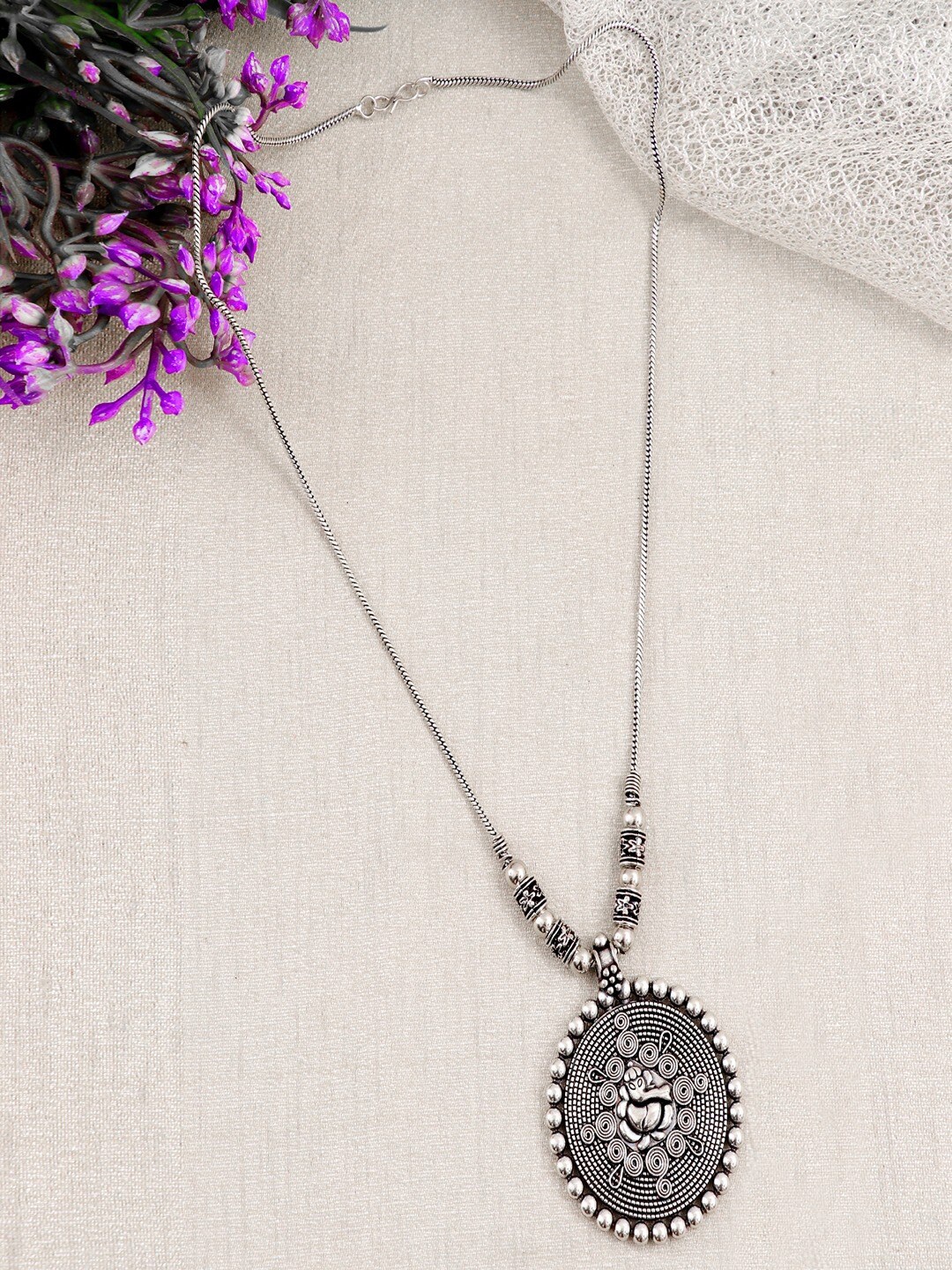 

UNIVERSITY TRENDZ Silver Plated Oxidised Lord Ganesh Pendant Necklace
