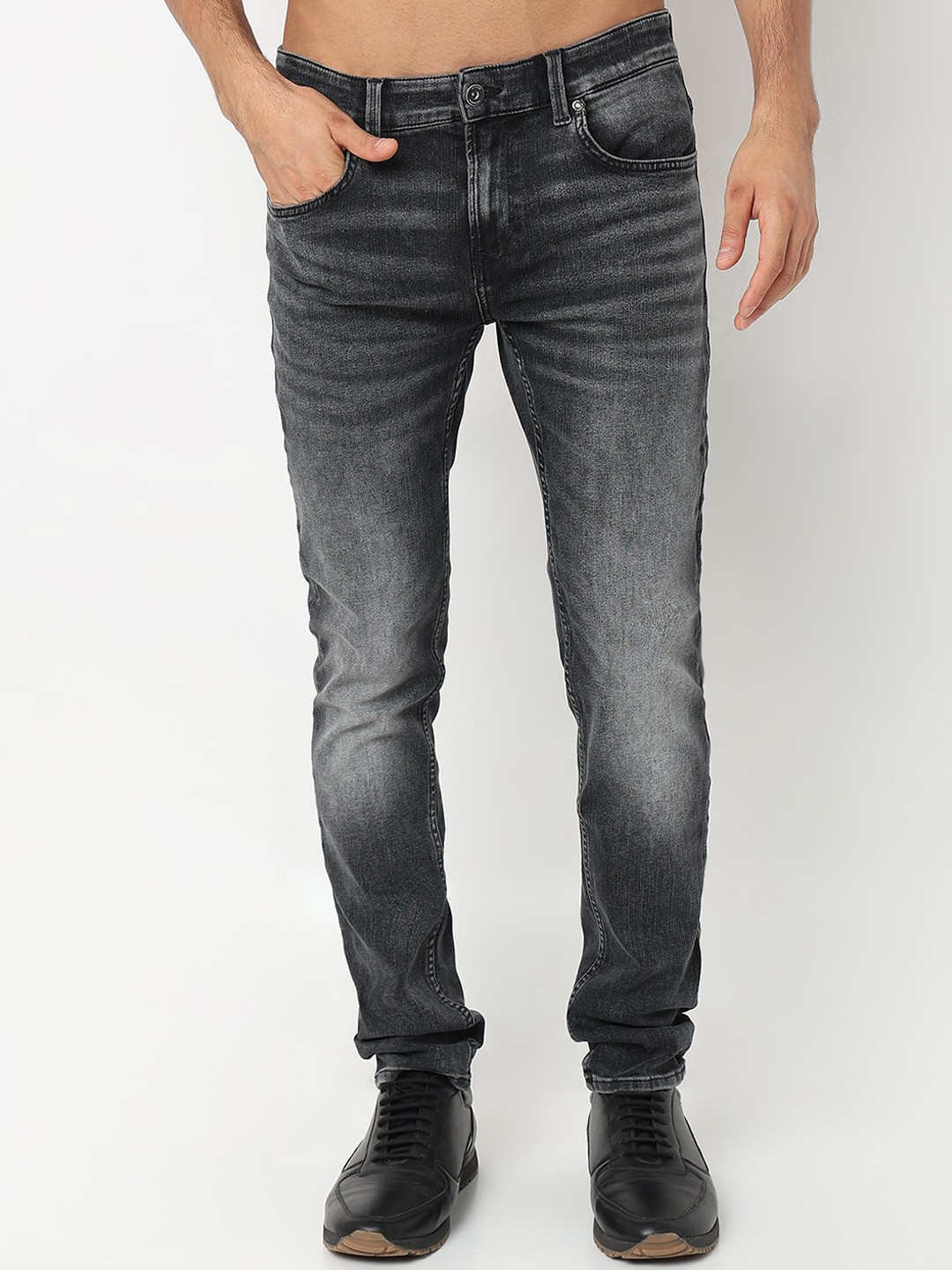

SPYKAR Men Slim Fit Heavy Fade Low-Rise Jeans, Black