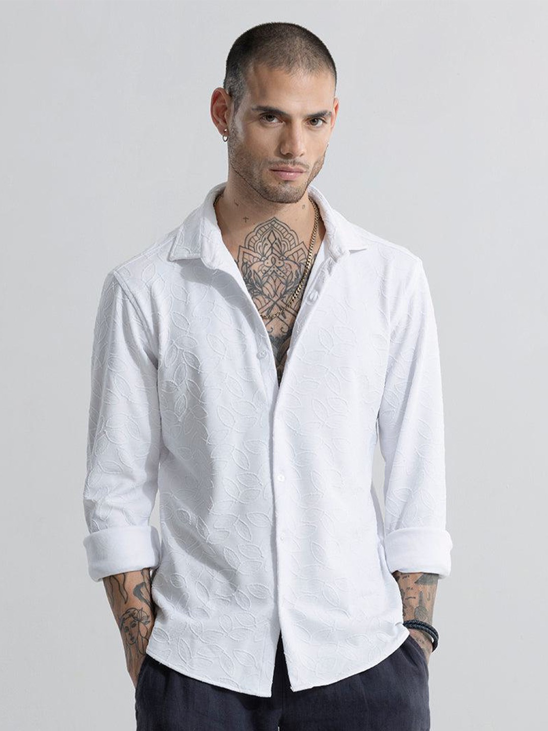 

Snitch White Classic Slim Fit Spread Collar Long Sleeves Casual Shirt