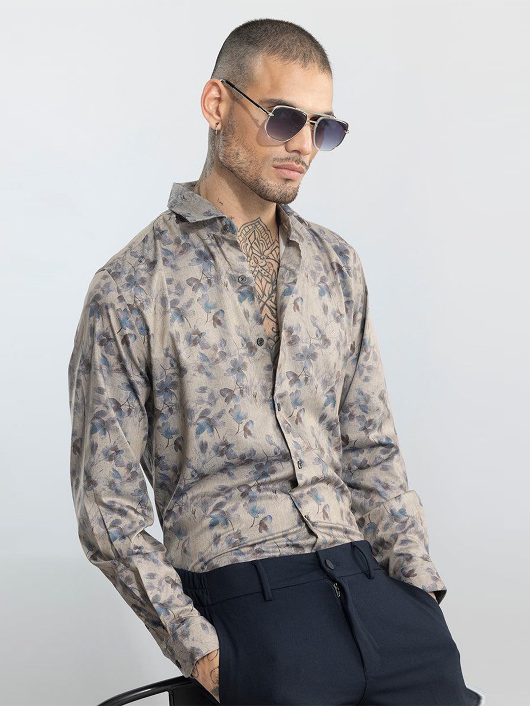 

Snitch Beige Classic Slim Fit Floral Printed Cotton Casual Shirt