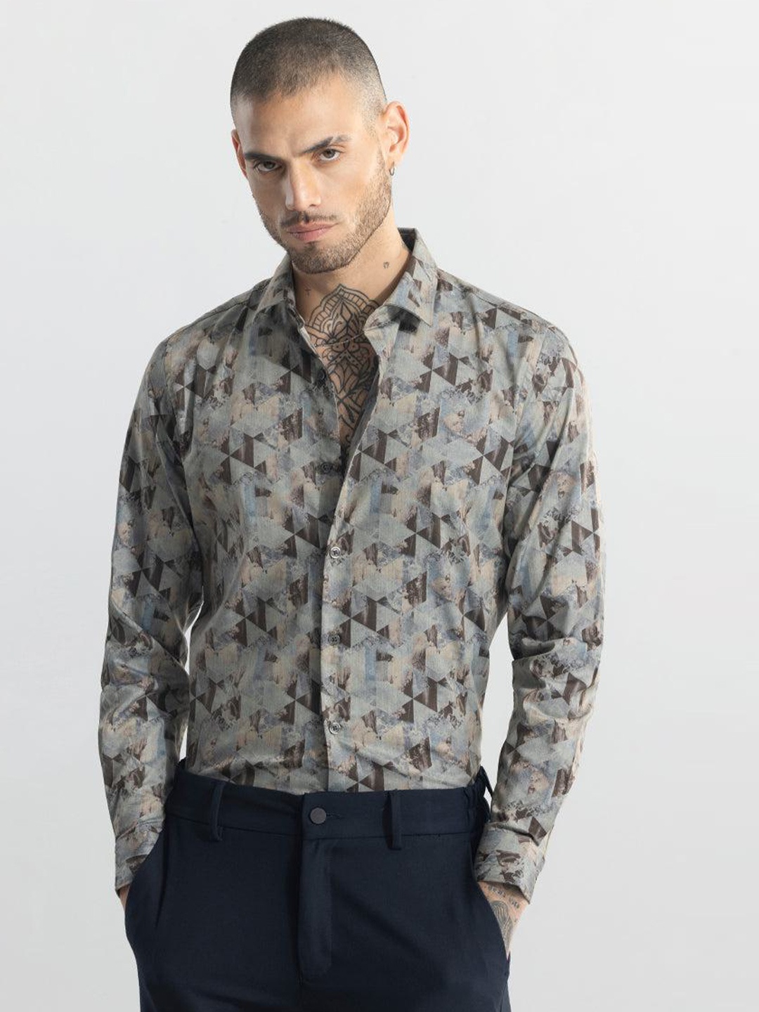 

Snitch Grey Classic Slim Fit Geometric Printed Cotton Casual Shirt
