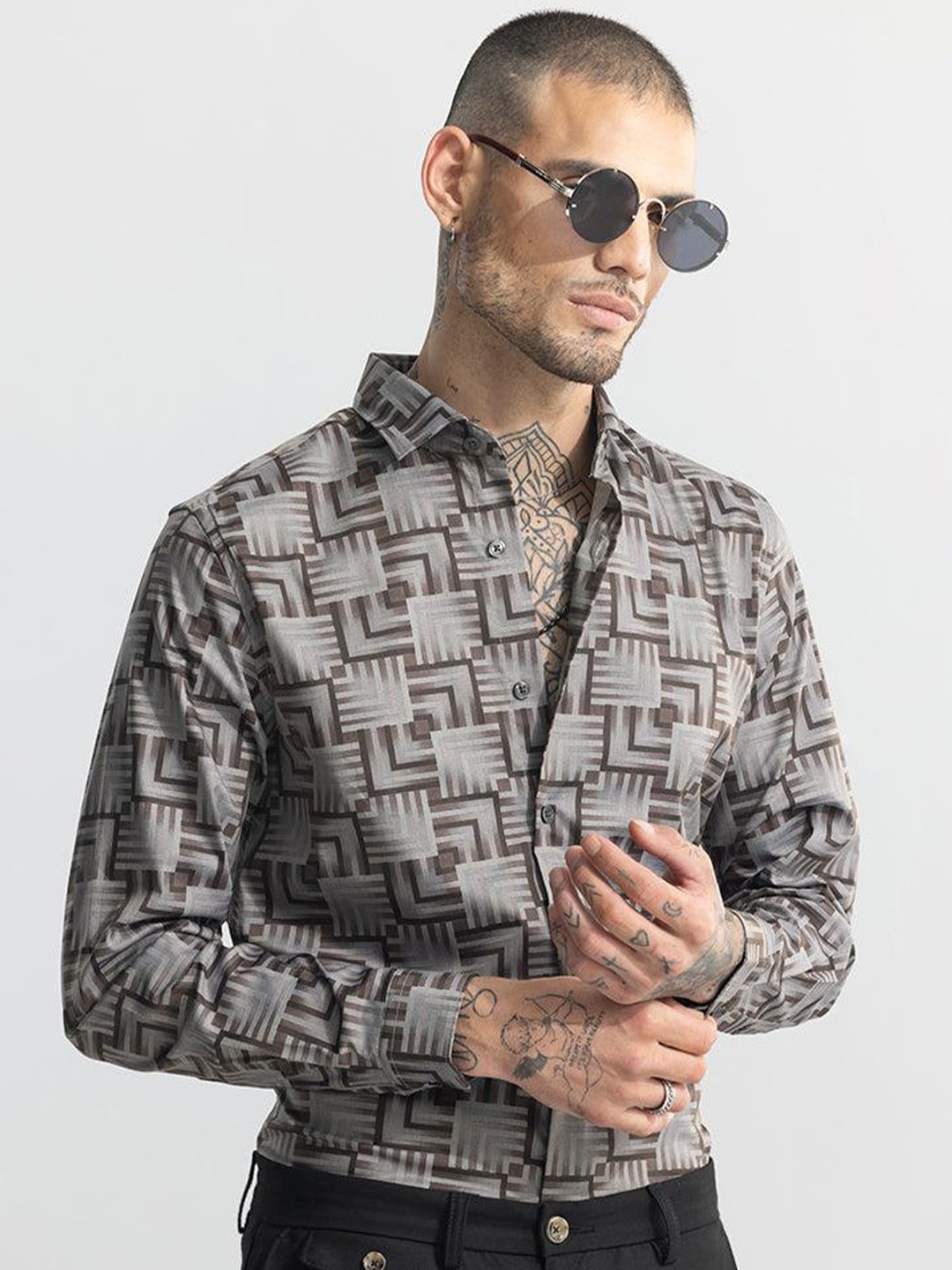 

Snitch Grey Classic Slim Fit Geometric Printed Cotton Casual Shirt