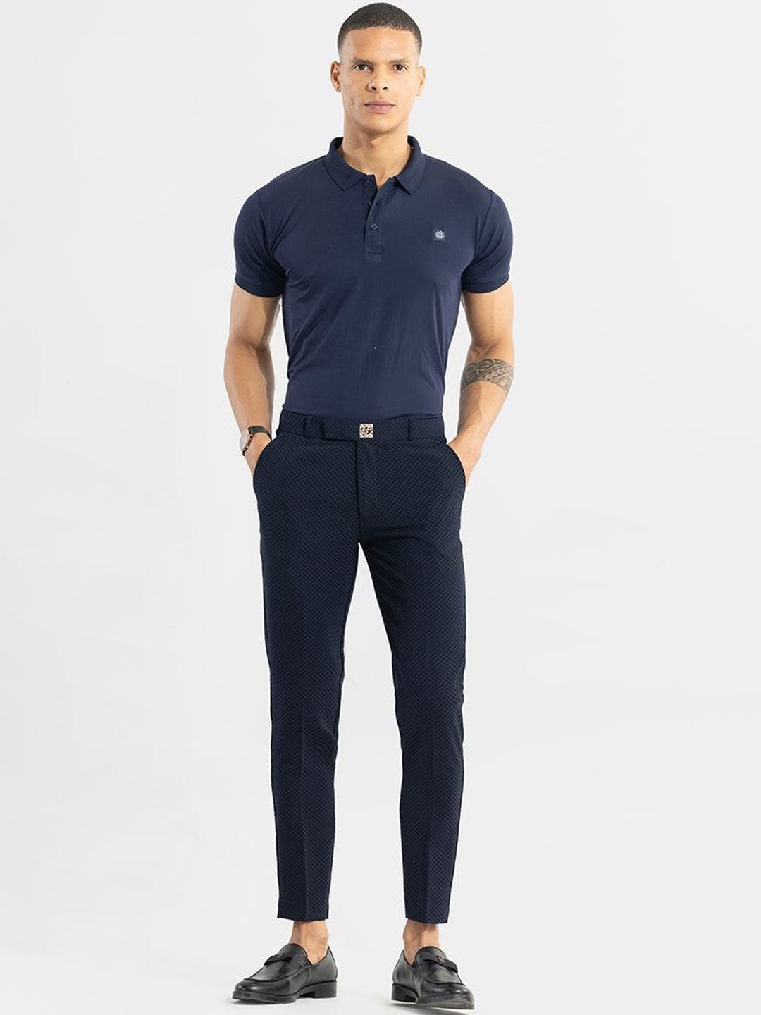 

Snitch Navy Blue Men Mid-Rise Checked Smart Slim Fit Cotton Trousers