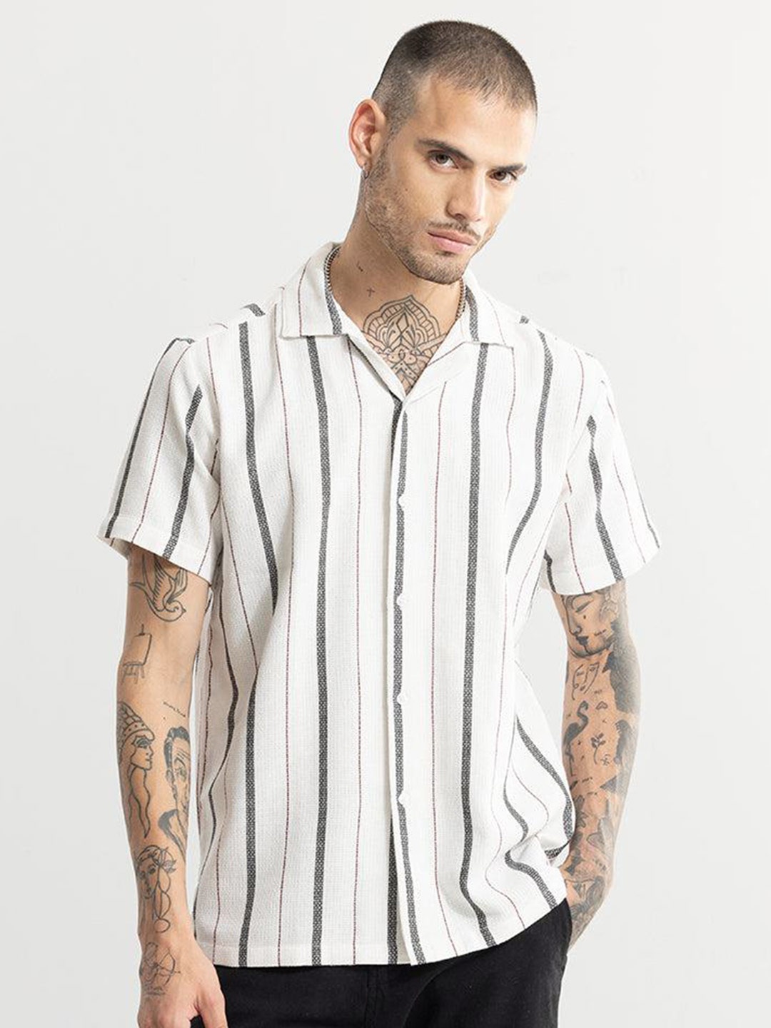 

Snitch White Classic Boxy Striped Cotton Casual Shirt