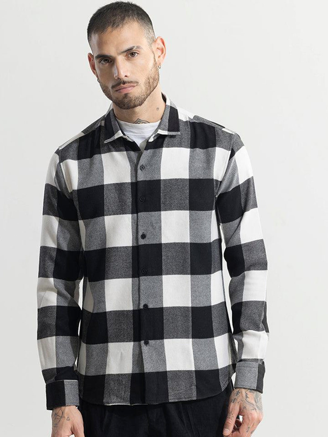 

Snitch Black Classic Slim Fit Buffalo Checks Cotton Casual Shirt
