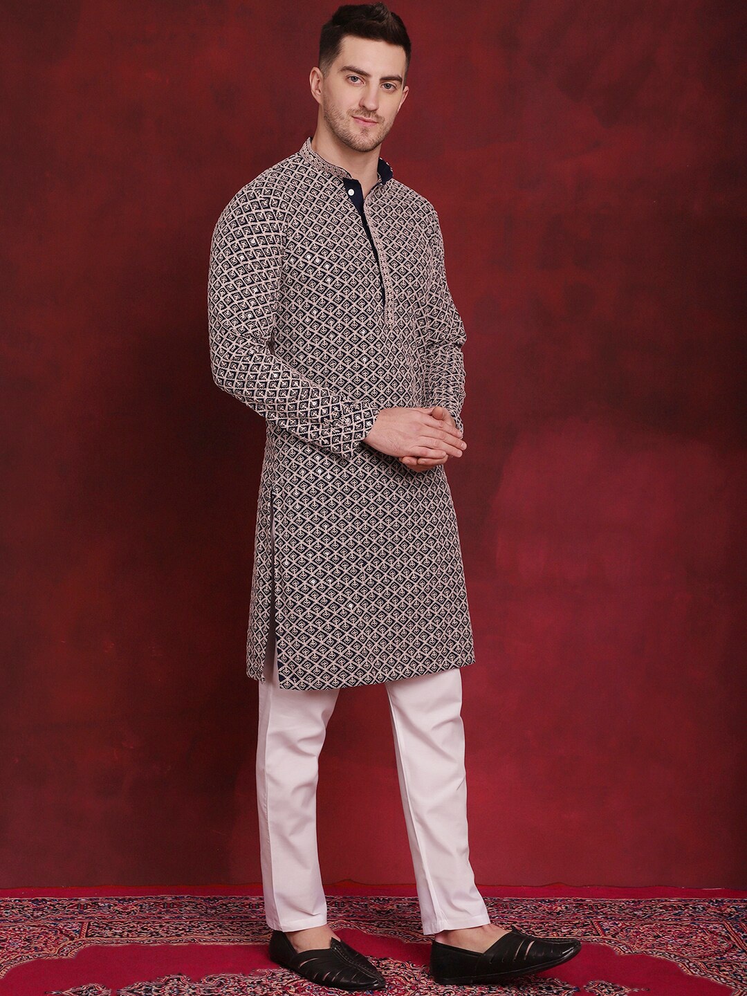 

Jompers Embroidered Regular Sequinned Pure Cotton Kurta With Pyjamas, Navy blue