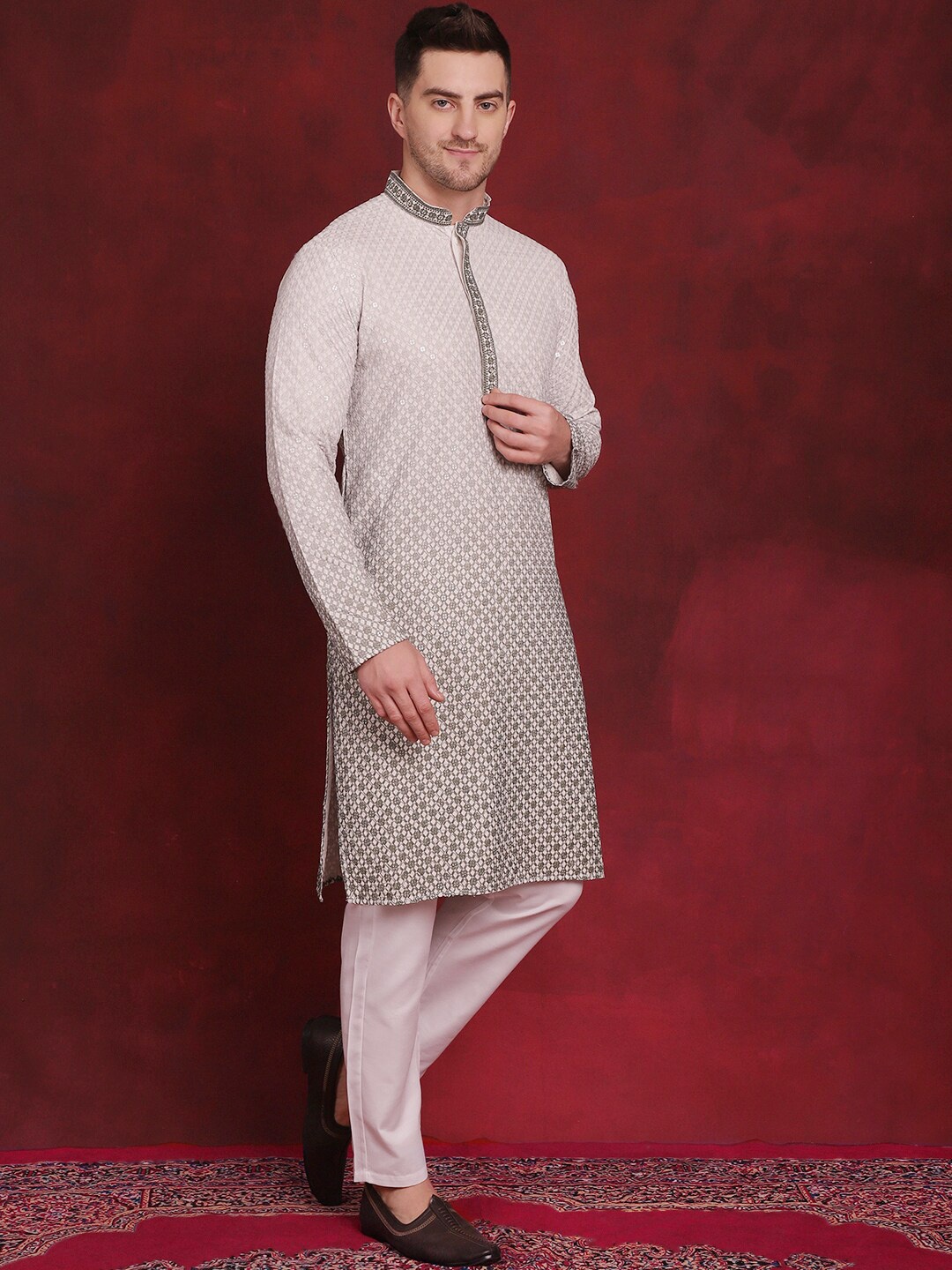 

Jompers Embroidered Regular Sequinned Ombre Straight Kurta With Pyjamas, White