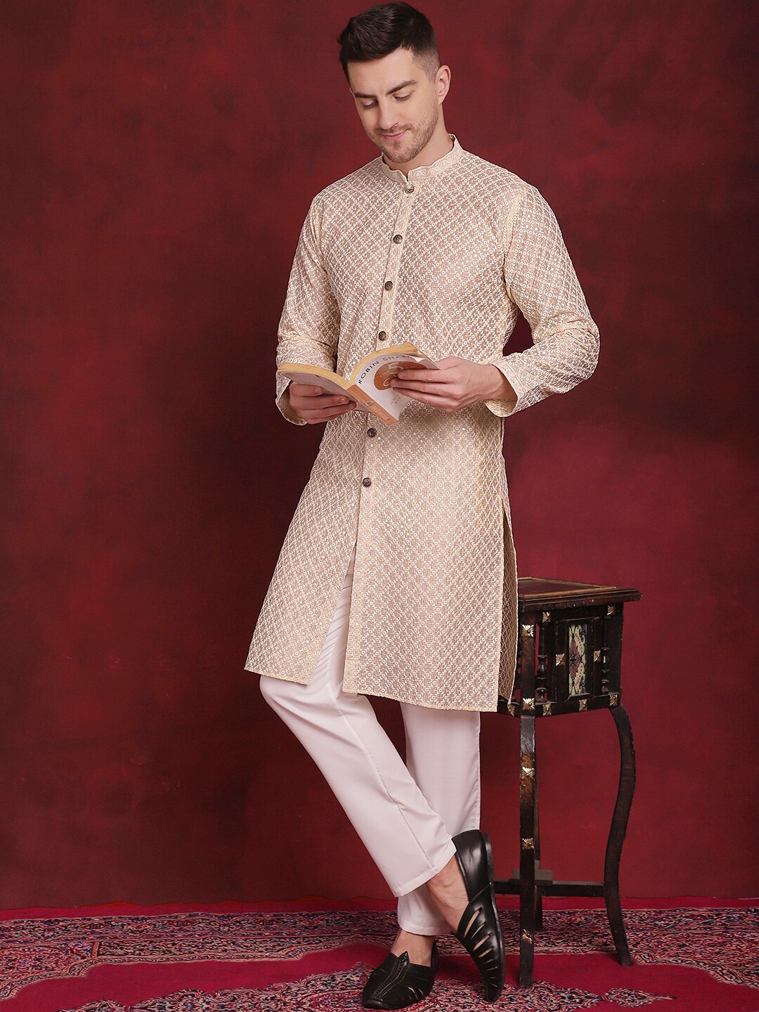 

Jompers Embroidered Regular Sequinned Kurta with Pyjamas, Gold