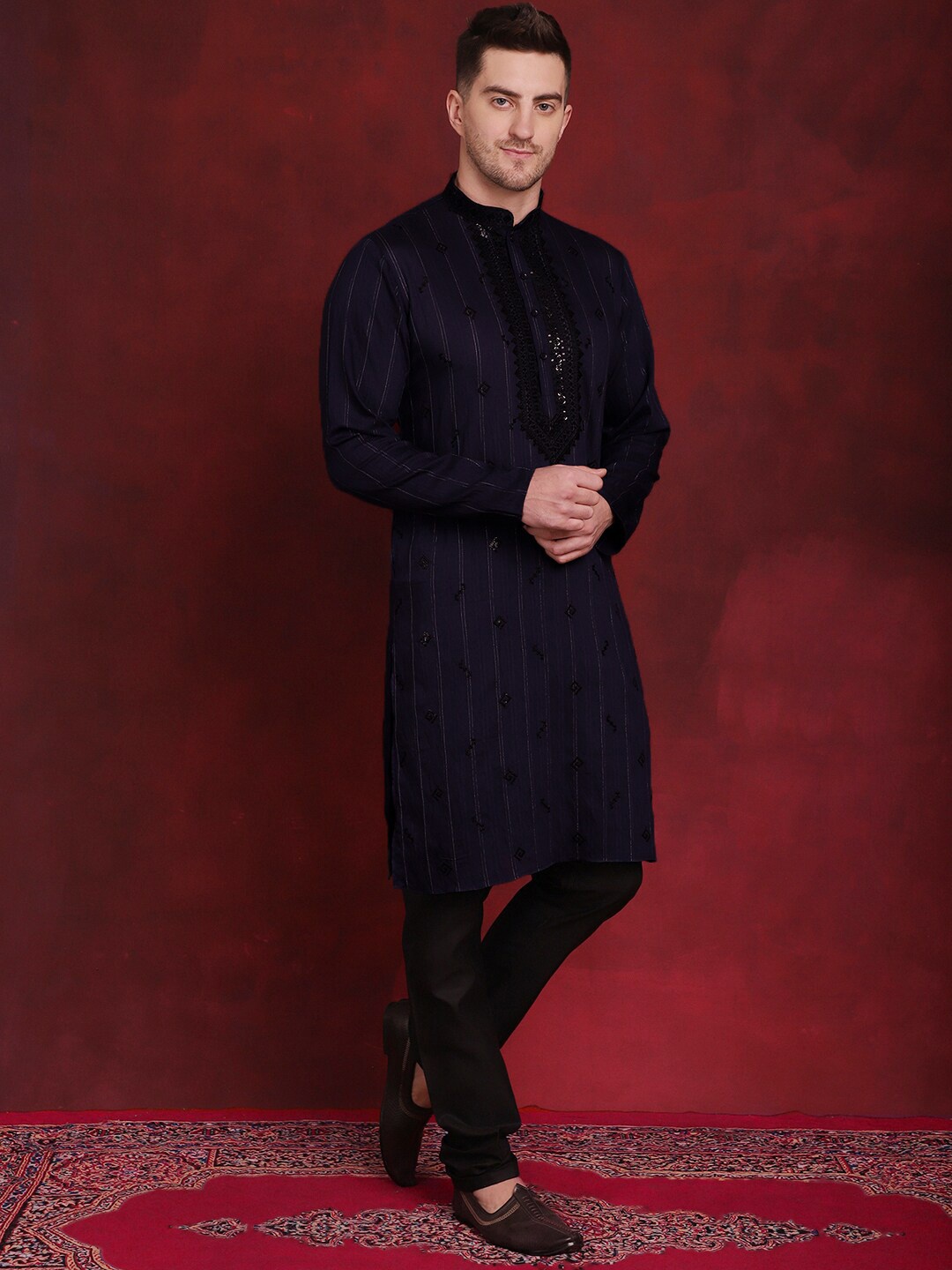

Jompers Embroidered Regular Sequinned Kurta with Pyjamas, Navy blue
