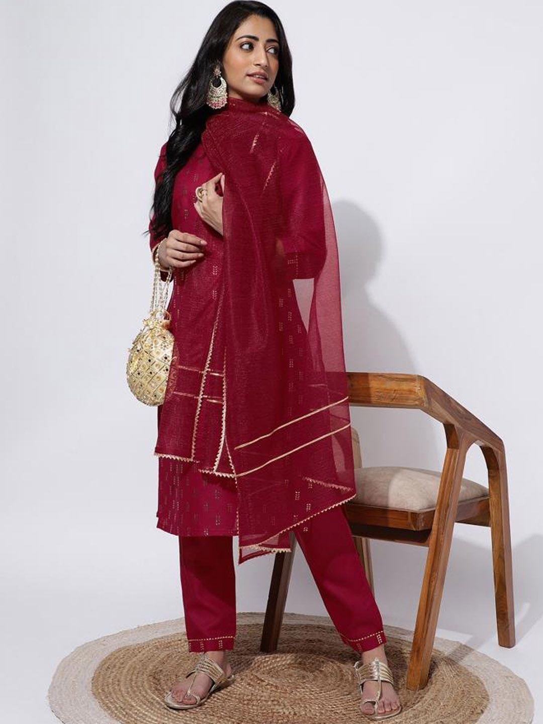 

Twika Floral Sequinned Round Neck Straight Kurta With Trousers & Dupatta, Red