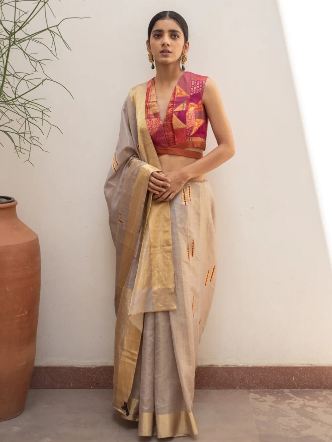 

PriyankaRaajiv Pure Silk Chanderi Saree, Silver