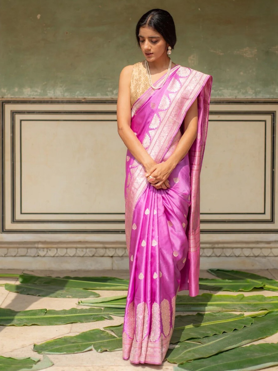 

PriyankaRaajiv Ethnic Motifs Woven Design Zari Pure Silk Banarasi Saree, Pink
