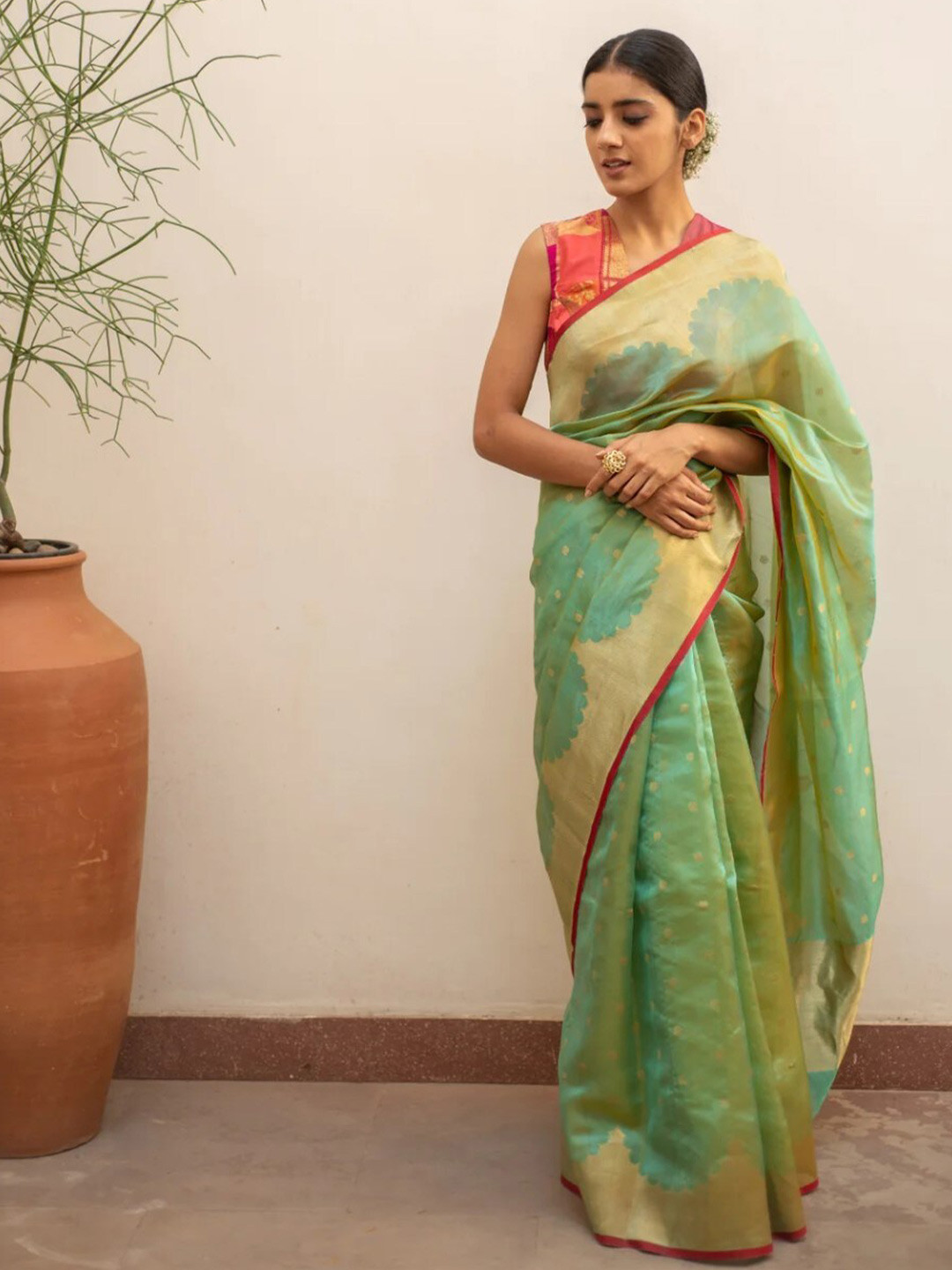 

PriyankaRaajiv Pure Silk Banarasi Saree, Green
