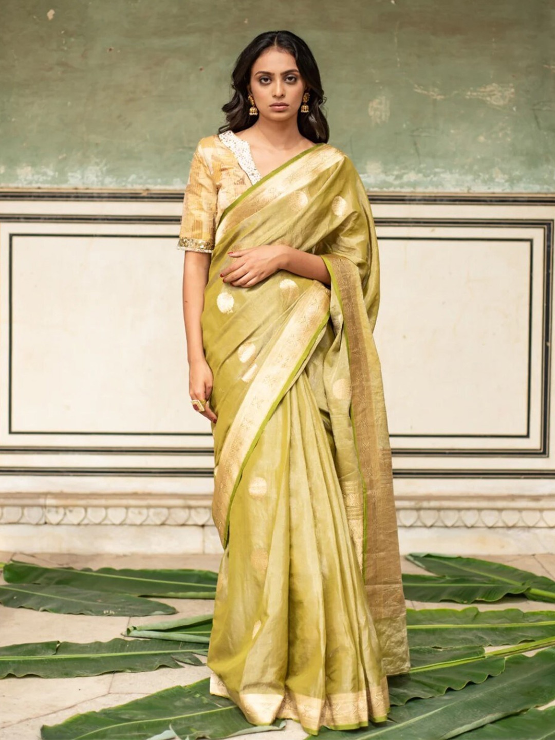 

PriyankaRaajiv Ethnic Motifs Woven Design Pure Silk Banarasi Saree, Green