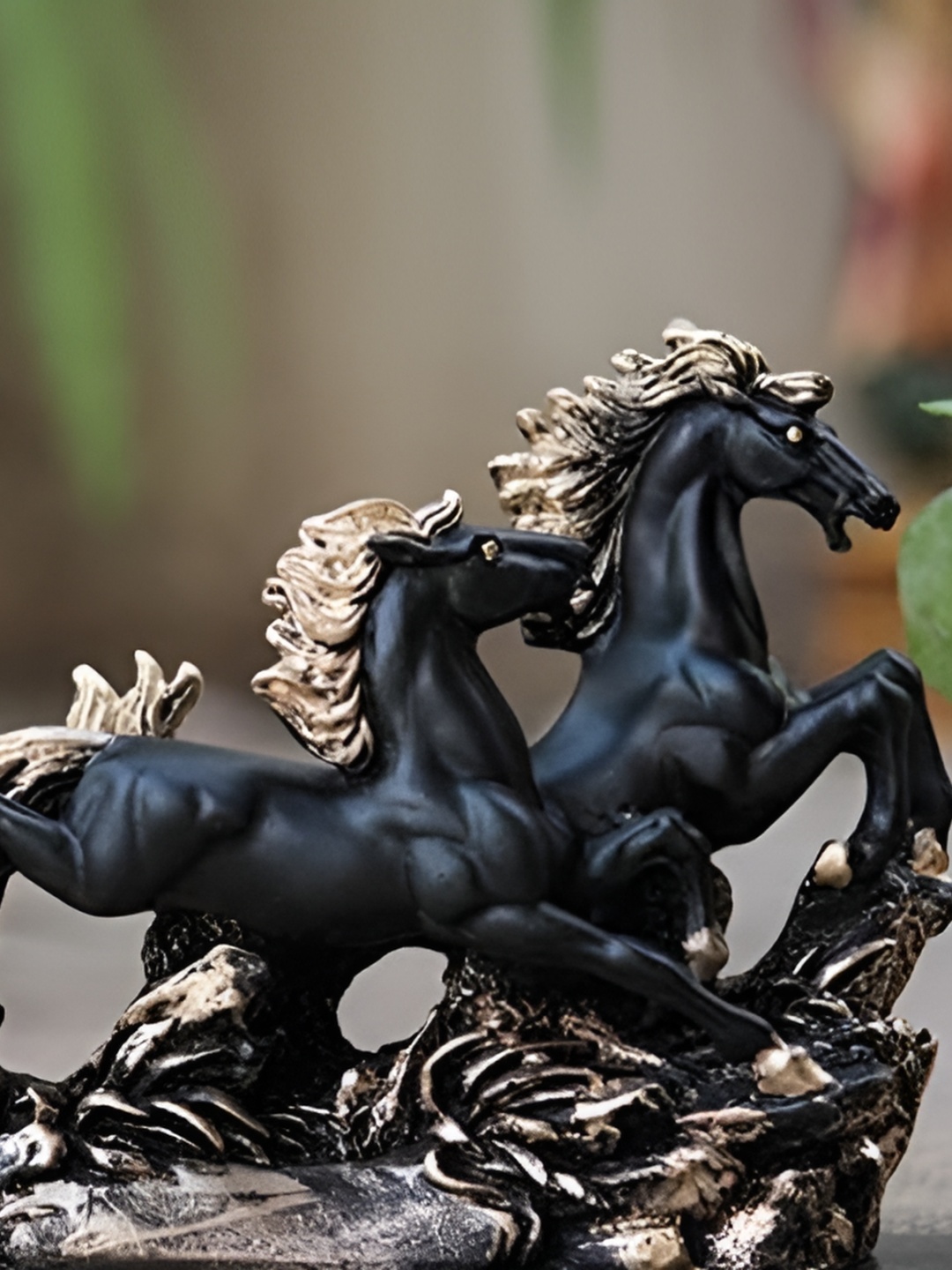 

krishnagallery1 Black & Gold Toned Horse Statue Home Decorative Showpiece