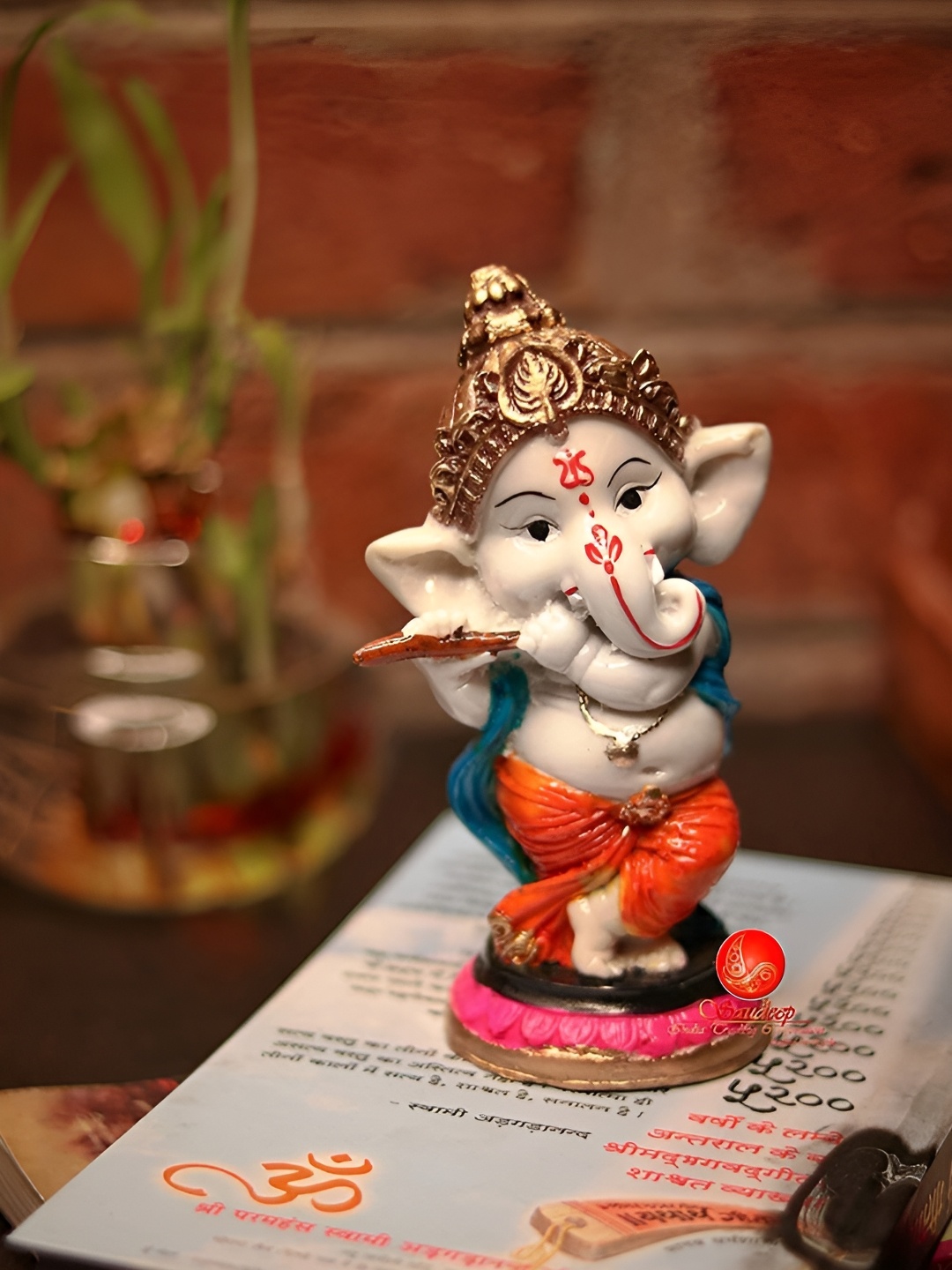 

krishnagallery1 White & Green Marble Religious Idol Showpiece
