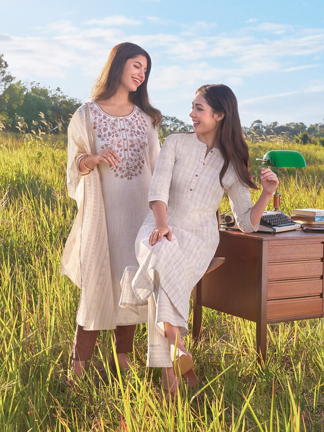 

AURELIA Floral Printed Thread Work Round Neck Dyed Straight Kurta, Off white