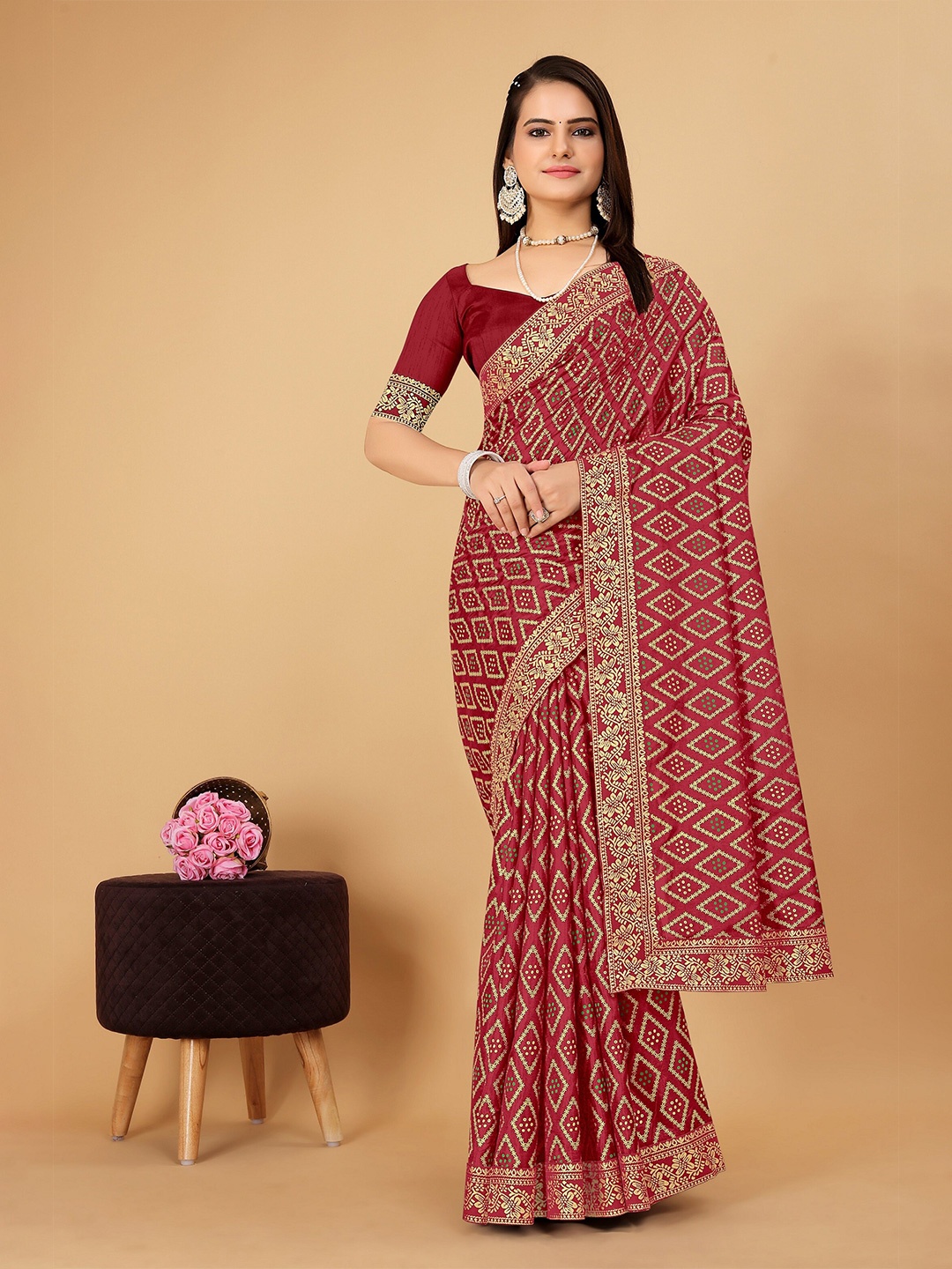 

CastilloFab Geometric Printed Woven Design Zari Saree, Maroon